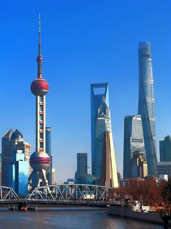 扬帆优配 不卷房地产了！上海砸钱抢人，这次轮到码字的躺赢？
